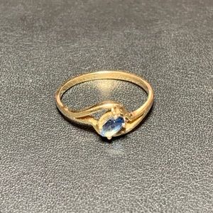 10k gold oval cut blue spinel ring